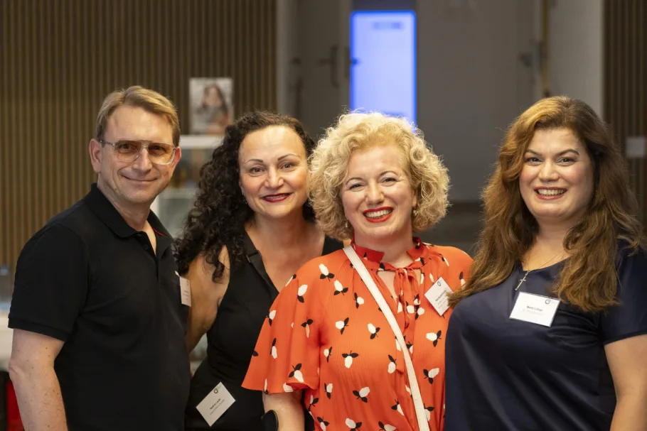 Yeliz Kavak-Küstner mit Nadine Laule, Sven Küstner und Marta Lüthge beim BVMW UnternehmerAbend 2026 in Karlsbad.